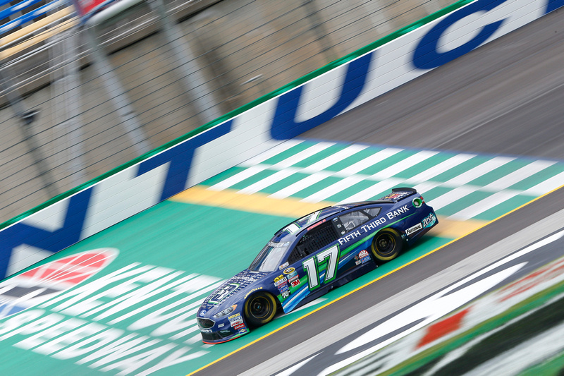 Early Accident Forces Stenhouse to Settle With a 40th – Place Finish at Kentucky