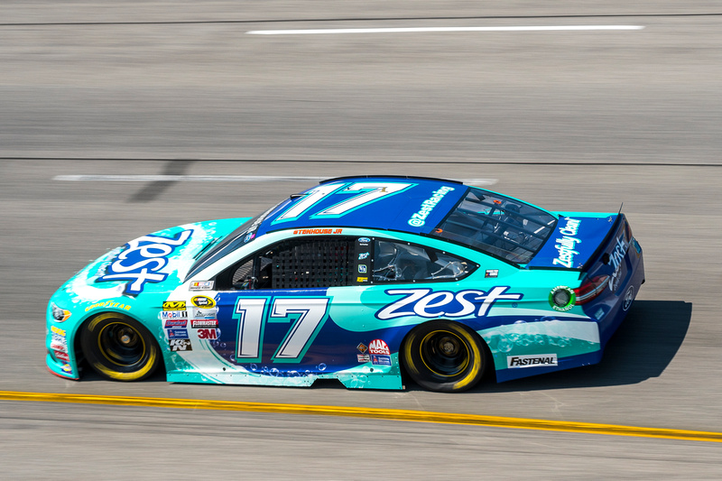 Stenhouse Jr. Drives Zest Ford to a 18th-Place Finish at Richmond