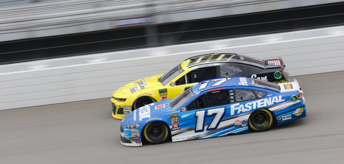 Late-Race Incident Forces Stenhouse to Settle with a 29th-Place Finish in the Irish Hills
