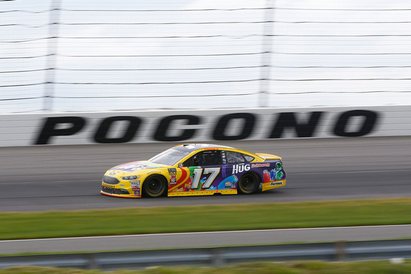 Top-15 Finish for Stenhouse Jr. at the ‘Tricky Triangle’