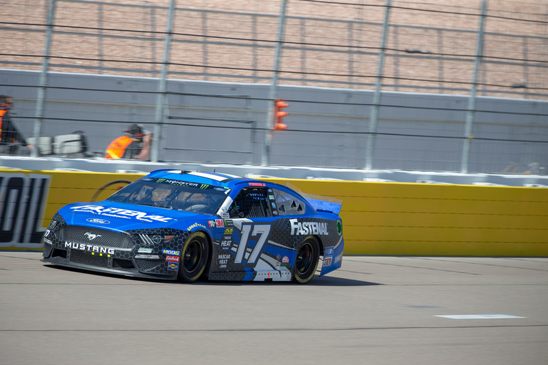 Solid Sixth-Place Finish for Stenhouse Jr. at Las Vegas