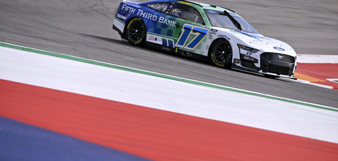 Buescher, 17 Team Earn Hard-Fought Top-10 at COTA