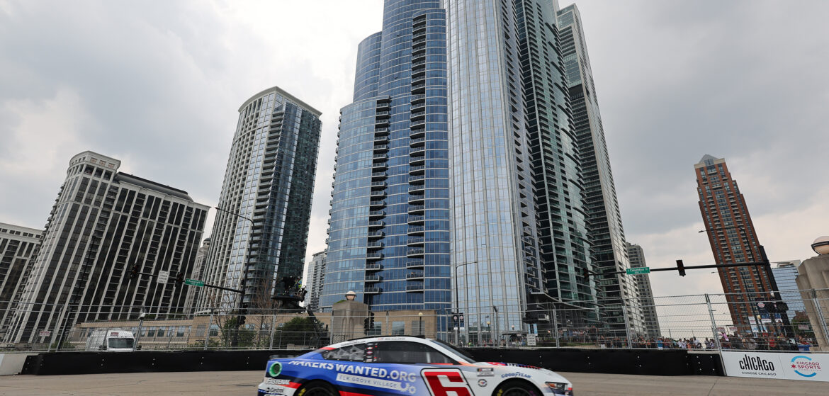 Keselowski Finishes 24th in Chicago Street Race