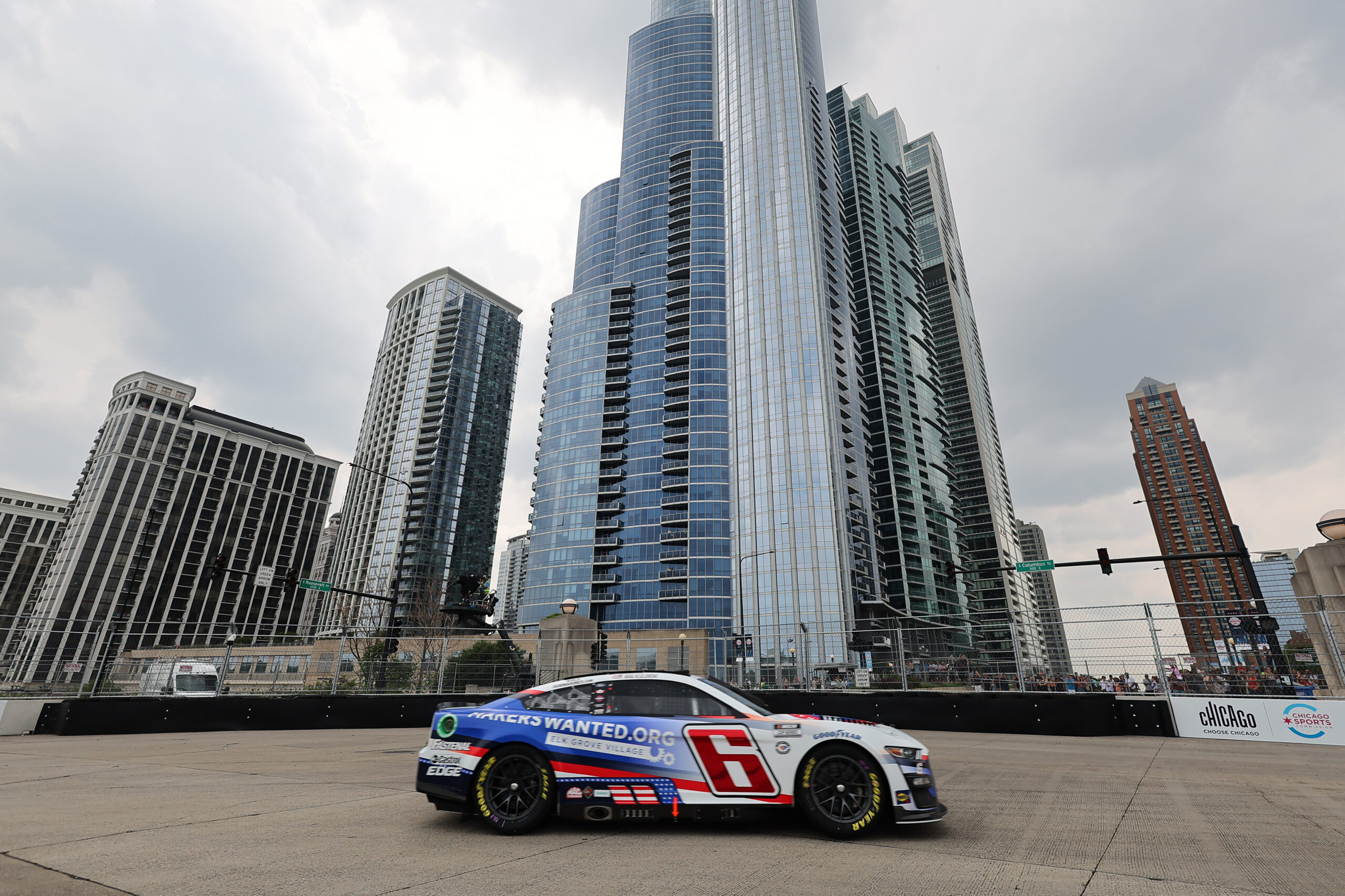 Keselowski Finishes 24th in Chicago Street Race