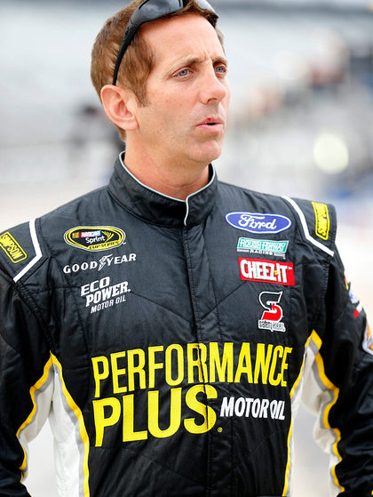 Biffle Crosses the Finish Line 16th in his 500th Consecutive Sprint Cup Start