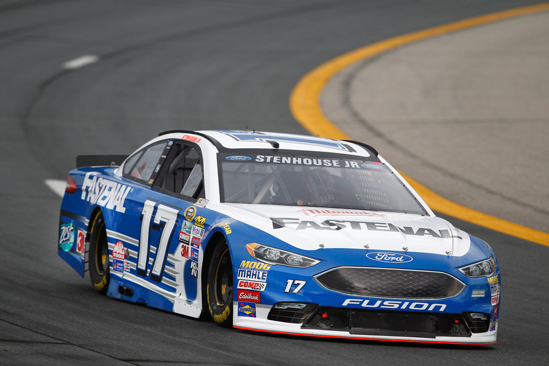 Stenhouse Jr. To Appear as Guest Analyst on Tonight’s NASCAR Race Hub
