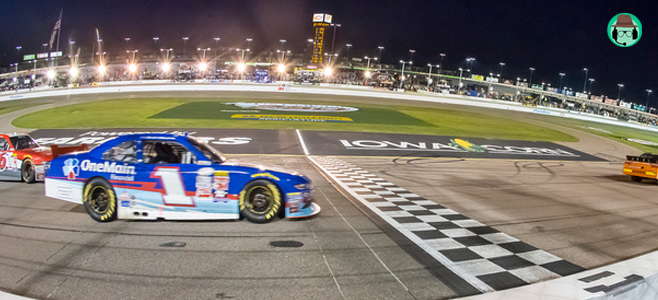 Elliott Sadler Battles For An Eighth-Place Finish At Iowa Speedway