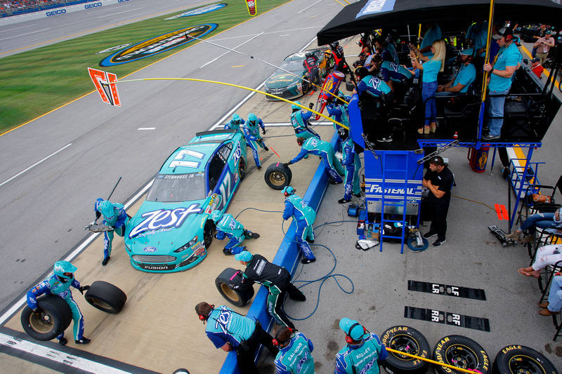 Stenhouse Jr. Earns Top-10 Finish at Talladega