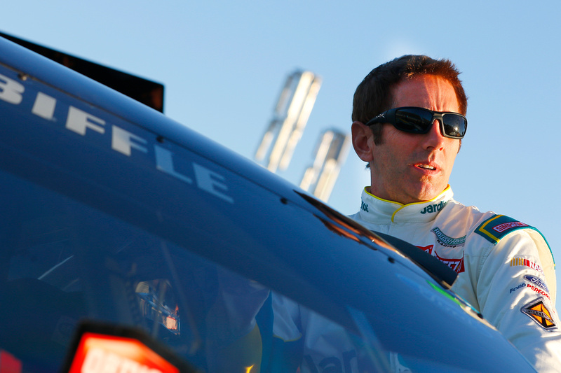 Biffle Finishes 25th at Phoenix