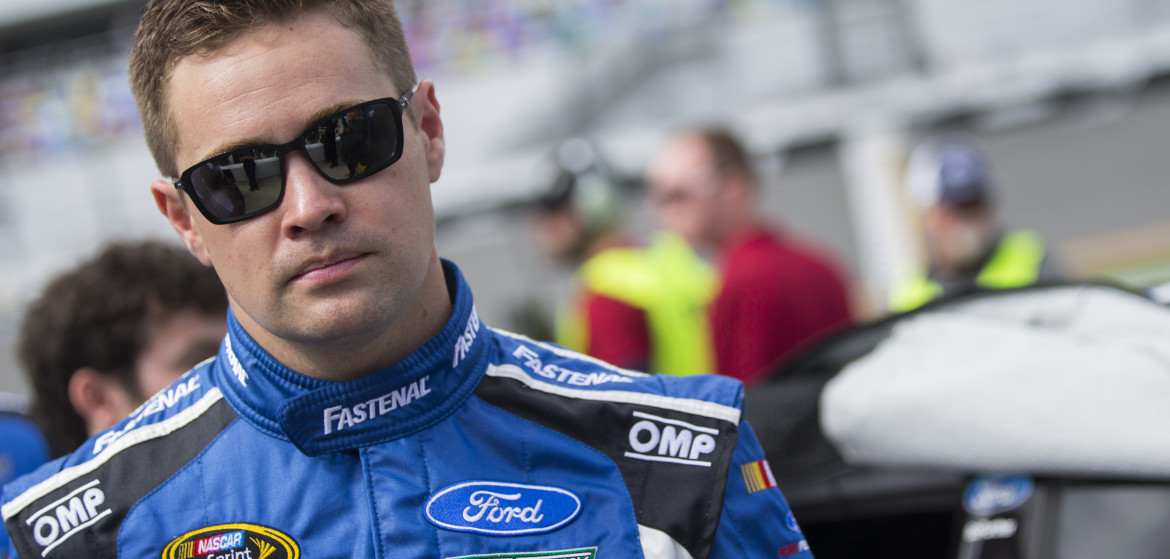 Stenhouse Looks to Build Momentum in Martinsville