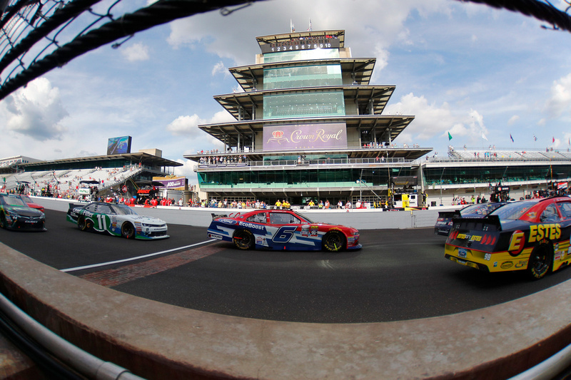 Wallace Drives to 14th-Place Finish in Indy