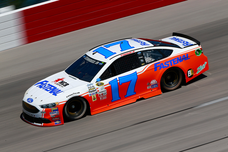 Stenhouse Jr. Drives His Fastenal Ford to an 18th-Place Finish at Darlington