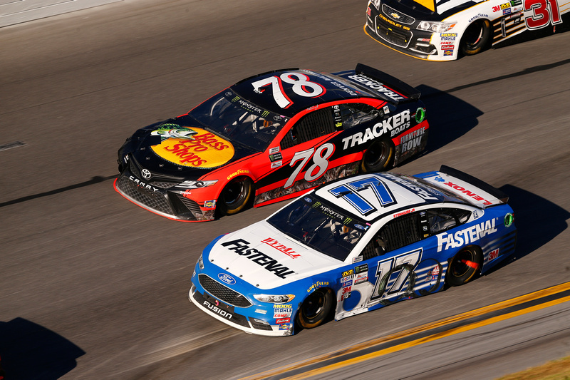 Stenhouse Jr. Finishes 31st in Season Opener After Being Collected in Late-Race Accident