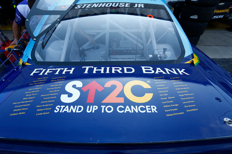 Stenhouse and Fifth Third Bank Stand Up to Cancer with Special Scheme at Kentucky