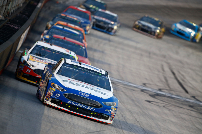 Stenhouse Jr. Overcomes Adversity to Score a 14th – Place Finish at Bristol