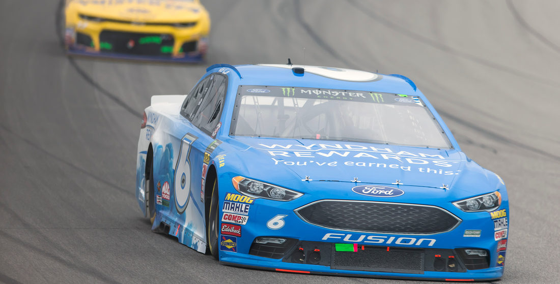 Kenseth Finishes 33rd at Michigan