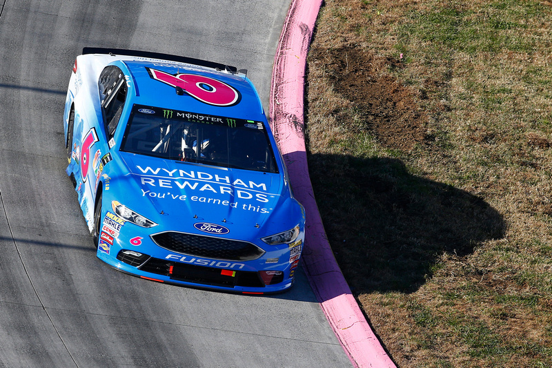 Kenseth Crosses Line 23rd at Martinsville