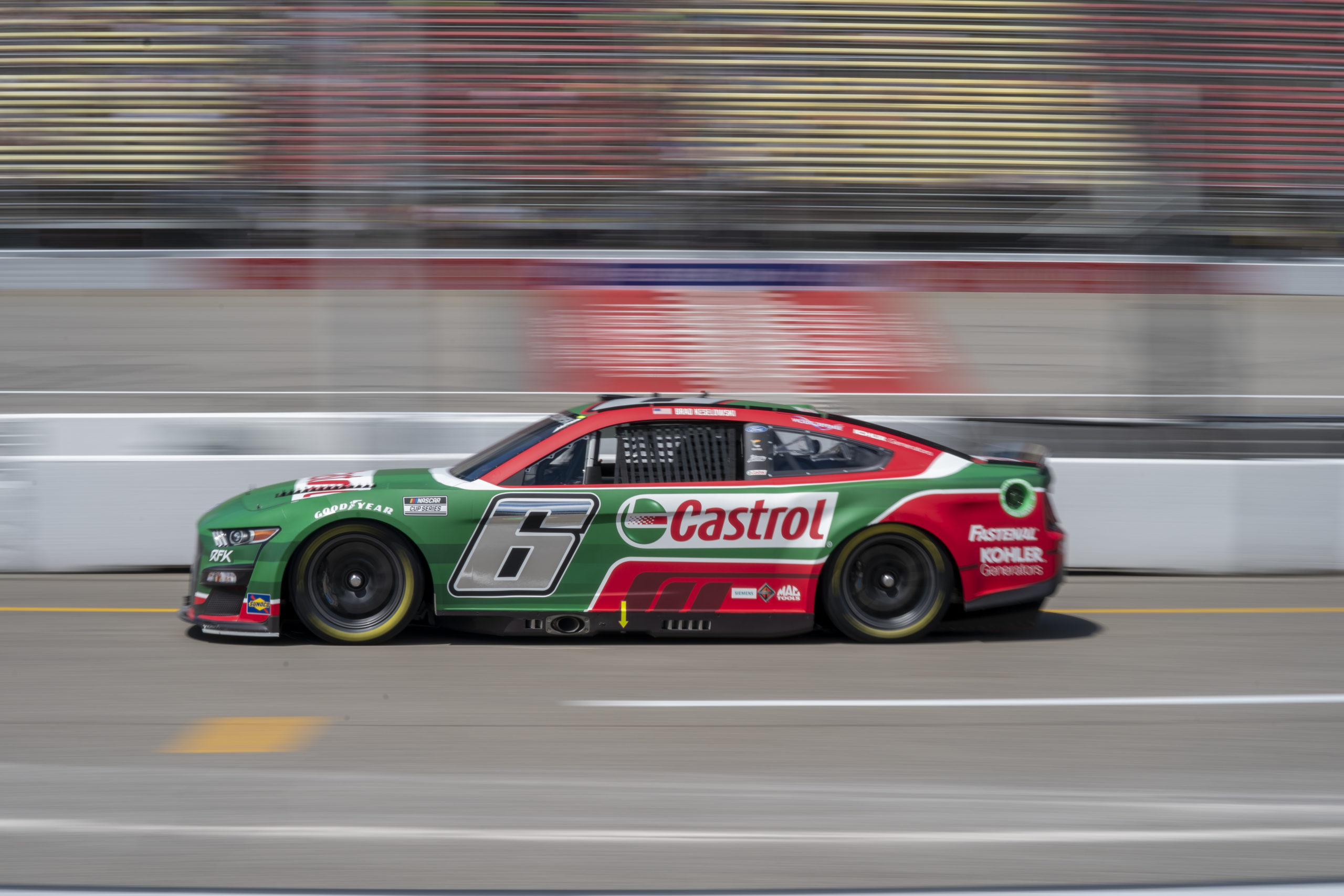 Keselowski Earns 15th-Place Finish in Castrol Ford in Michigan