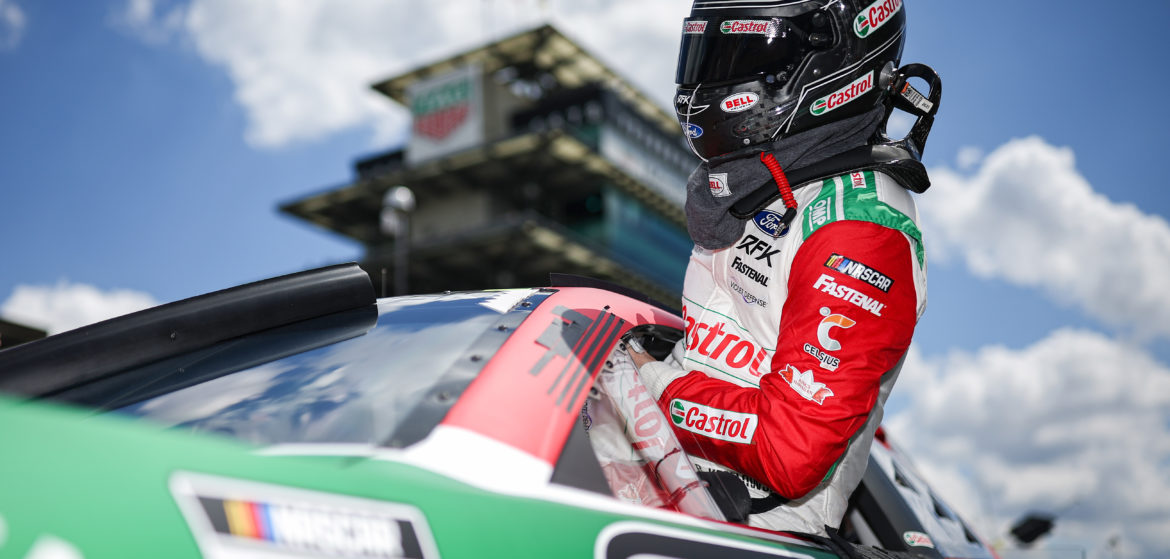 Keselowski Finishes 20th in Chaotic Race at Indy