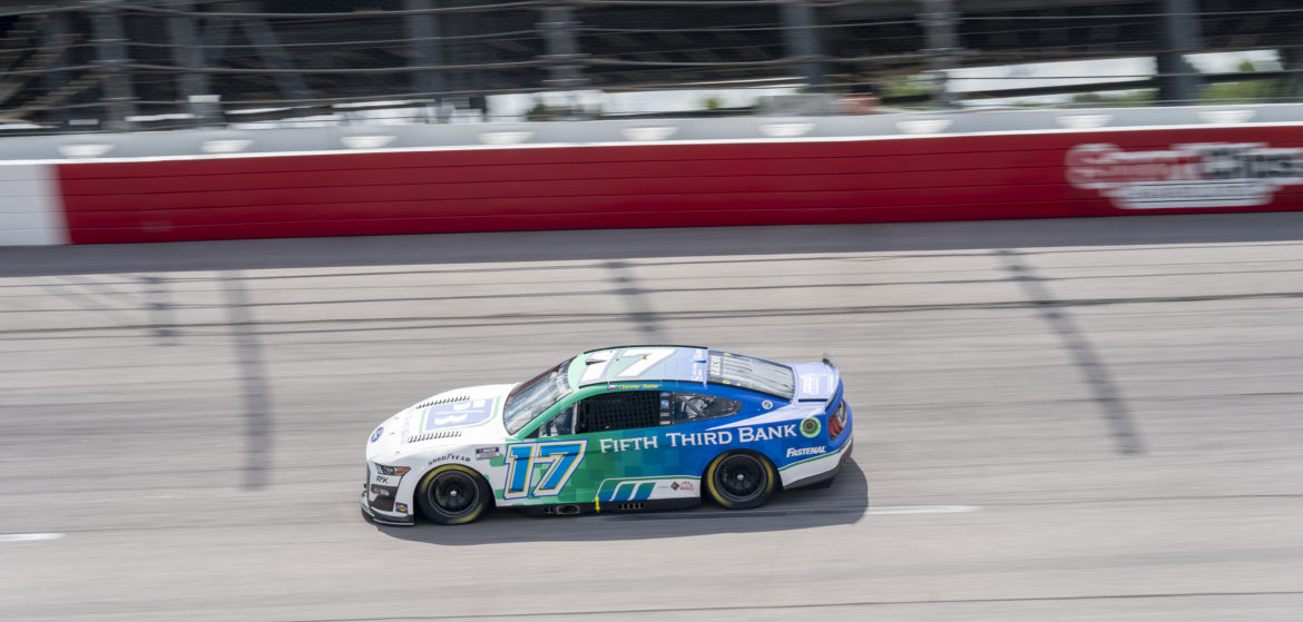 Buescher Finishes 26th in Darlington