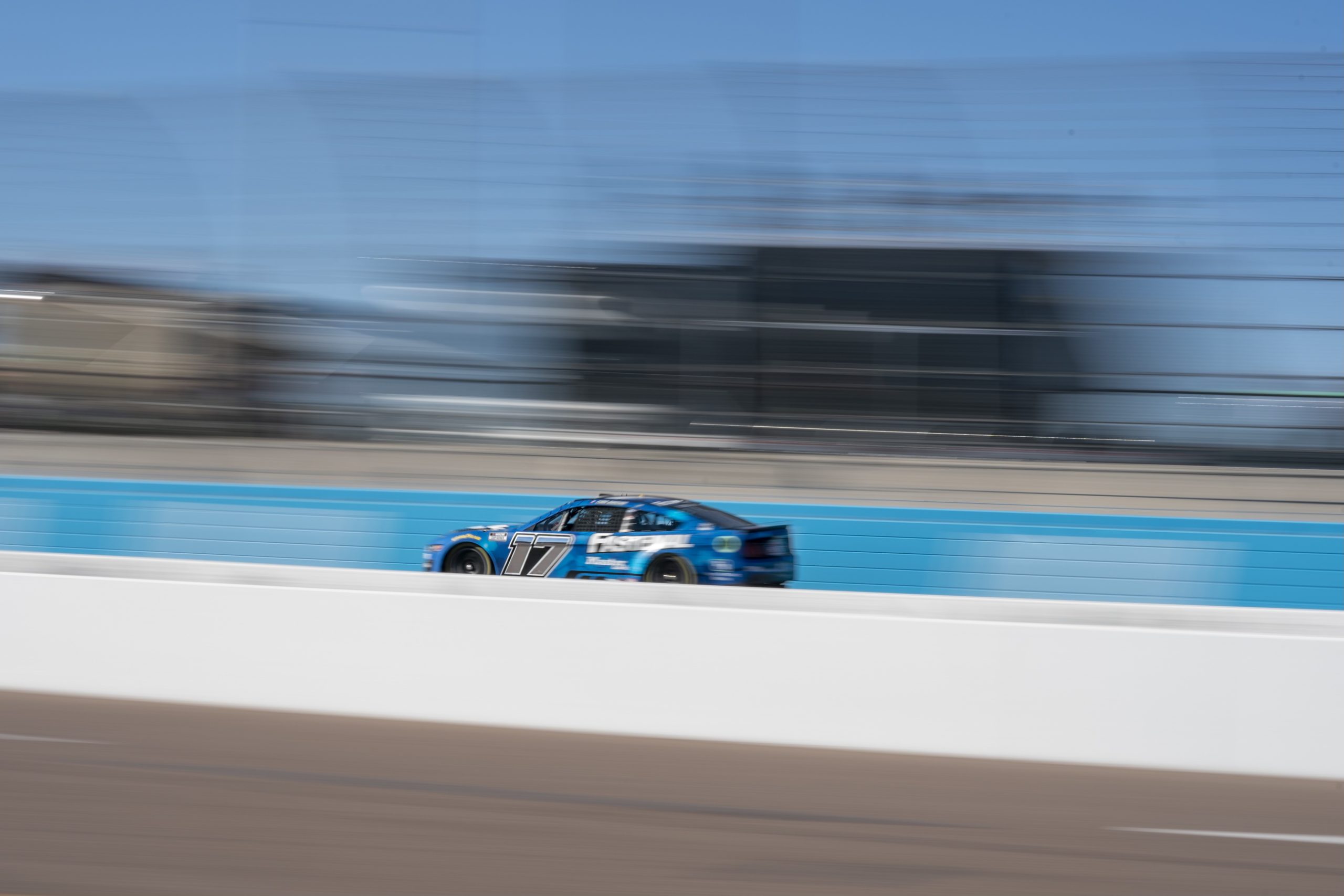 Buescher Finishes 21st in Finale at Phoenix