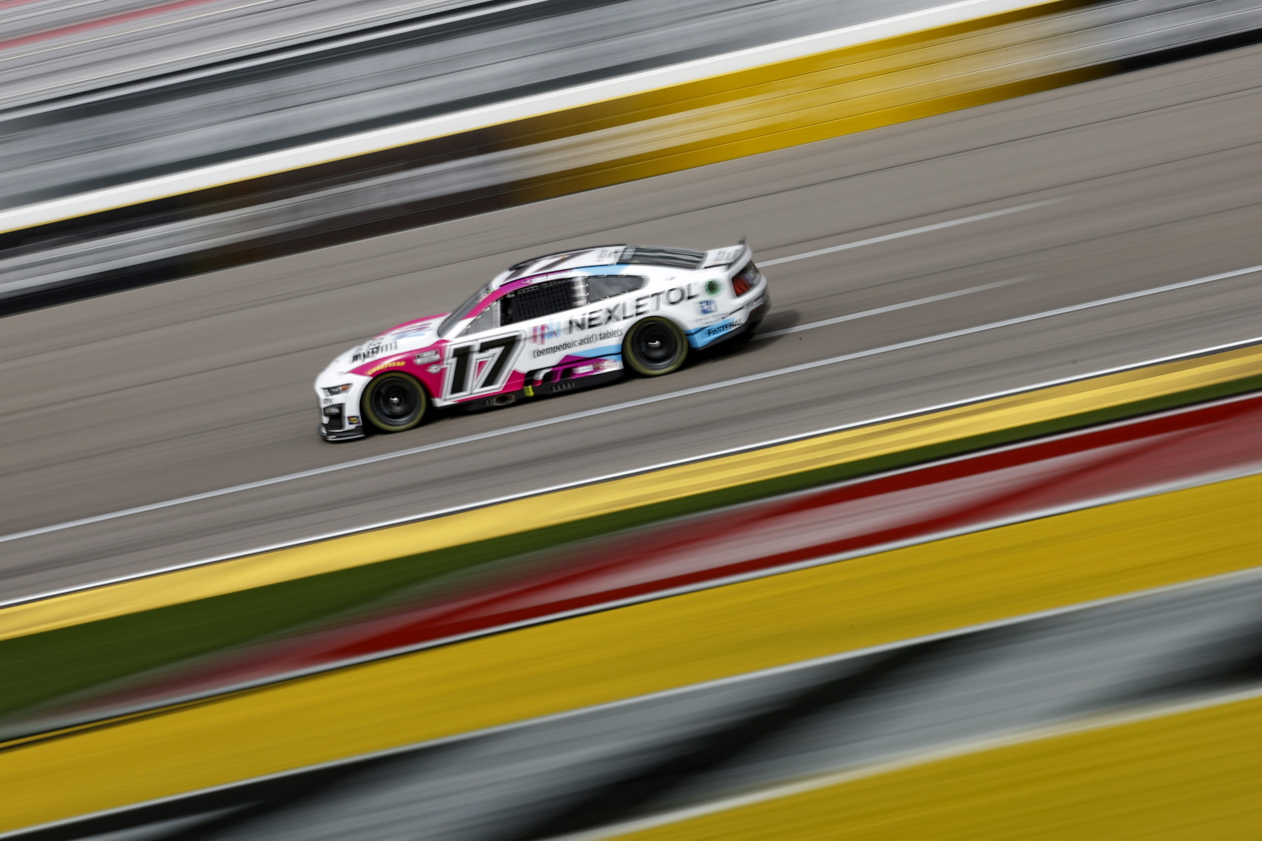 Buescher Finishes 21st in Vegas