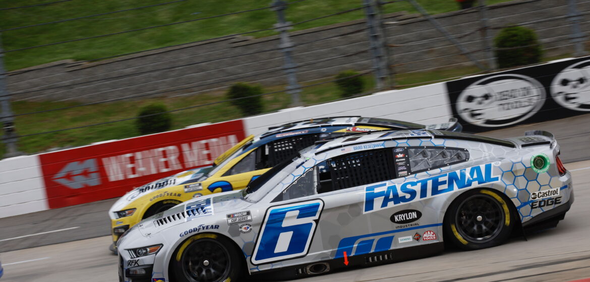 Late Caution Untimely for Keselowski at Martinsville