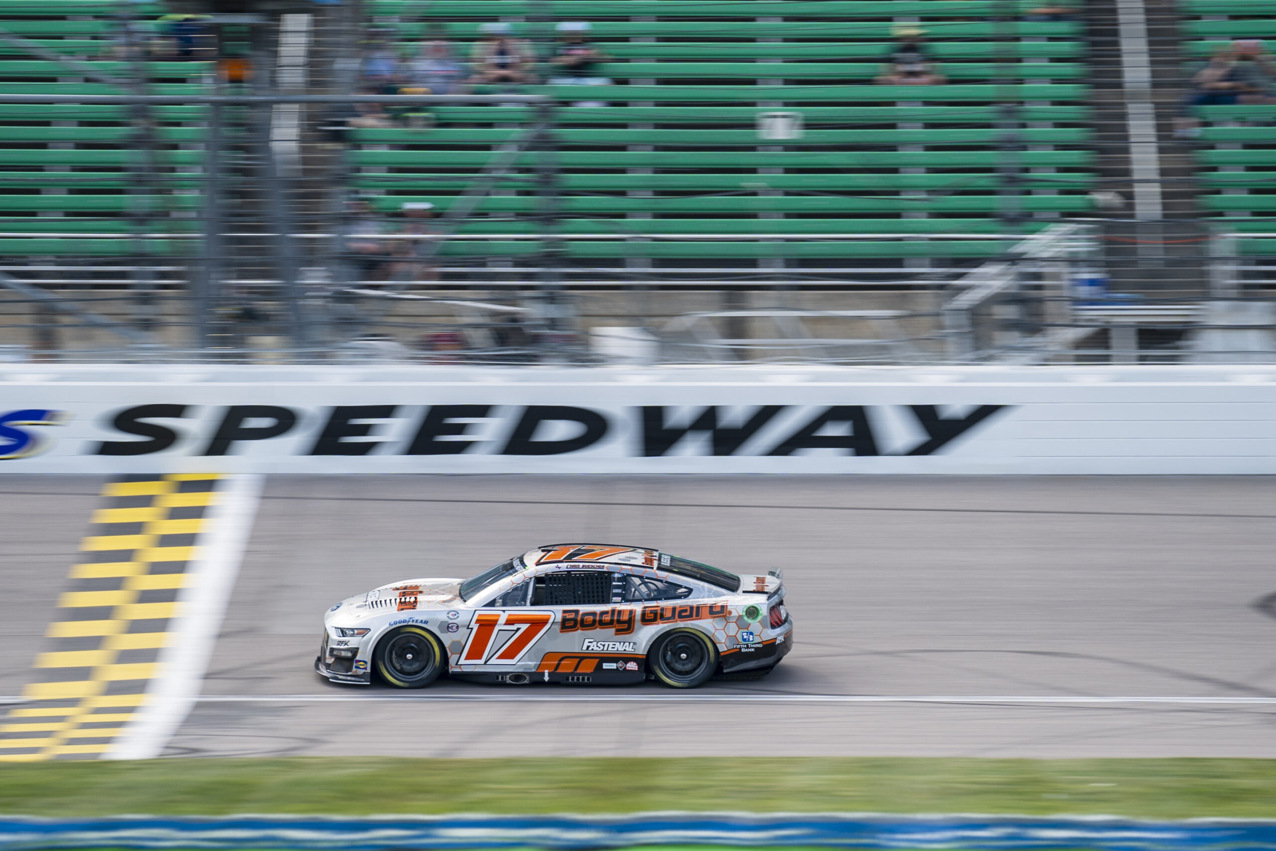 Buescher Finishes 17th at Kansas Speedway