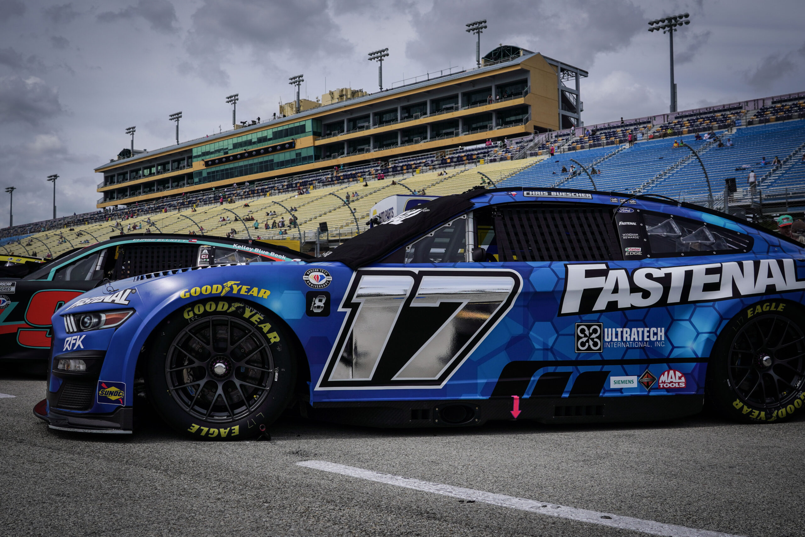 Buescher Finishes 21st in Homestead