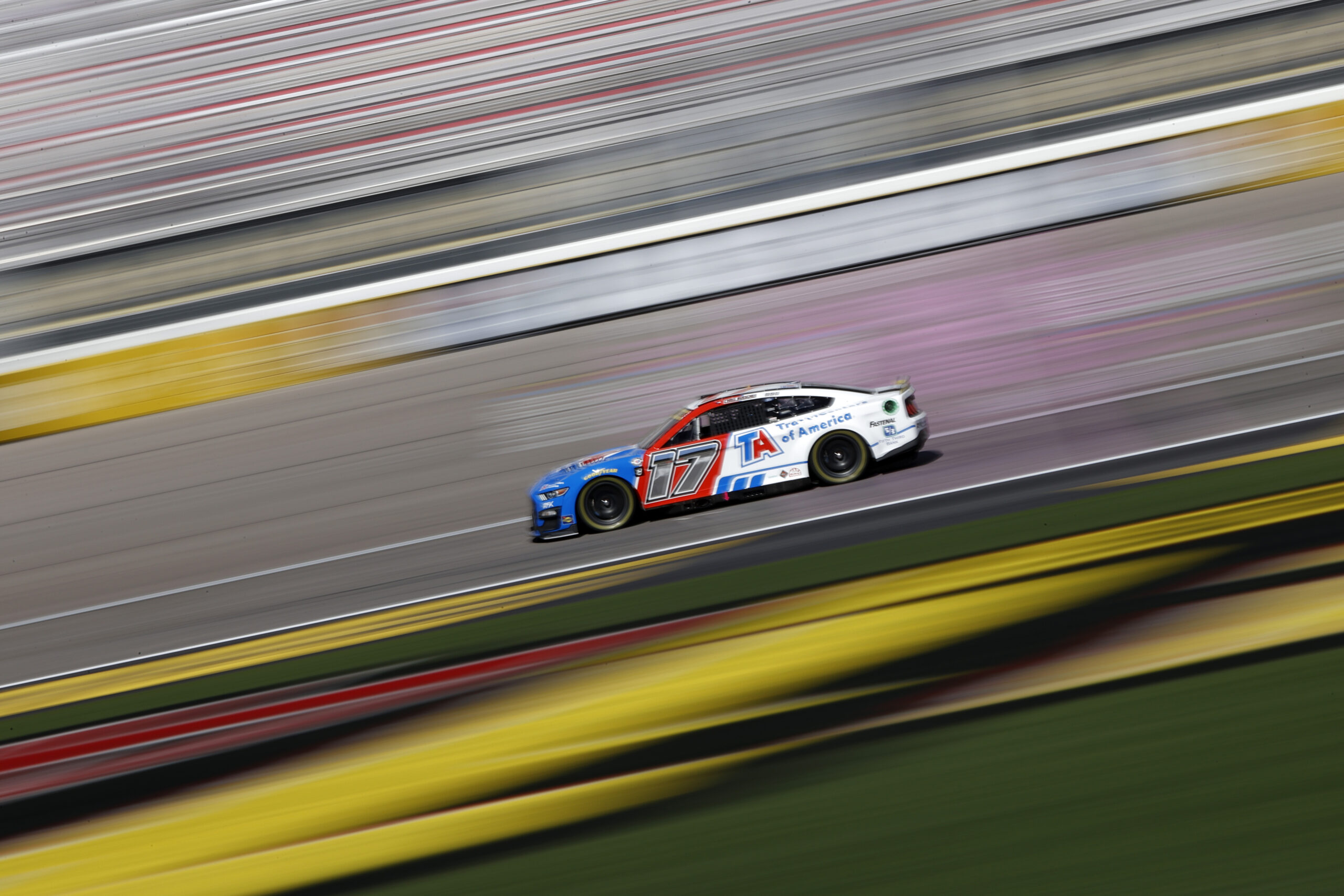 Buescher Finishes 10th in Vegas